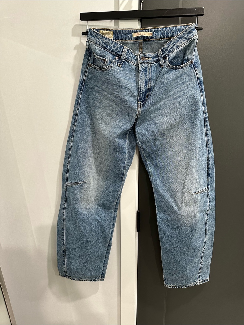 Levi's Light Wash Baggy Barrel Jeans in Faded Blue